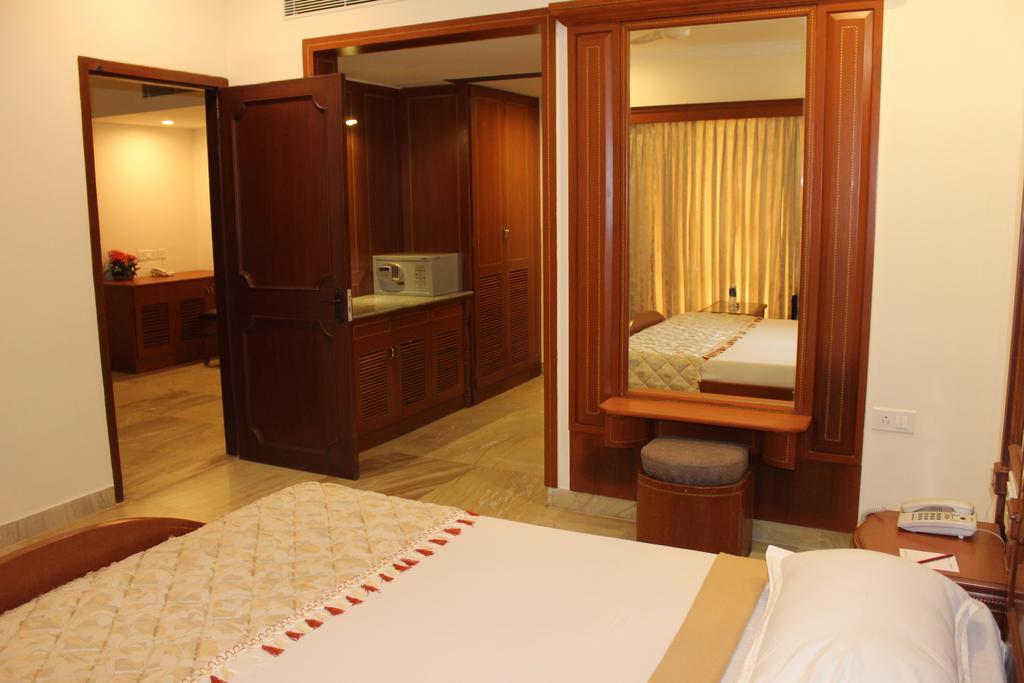 Paramount Inn Sriperumbudur ภายนอก รูปภาพ