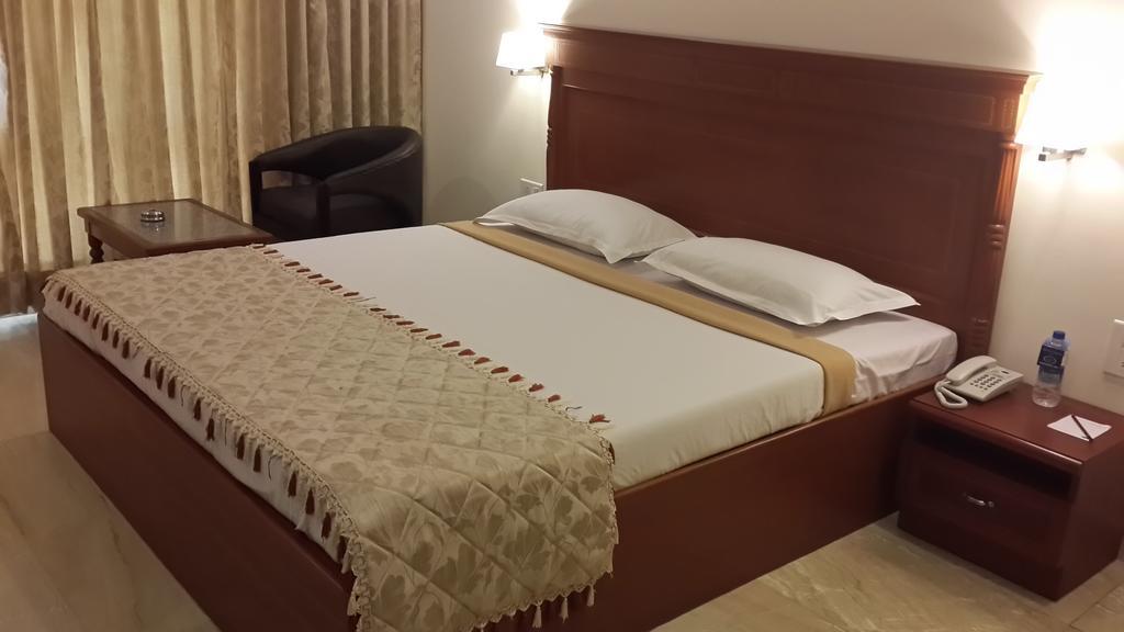 Paramount Inn Sriperumbudur ภายนอก รูปภาพ